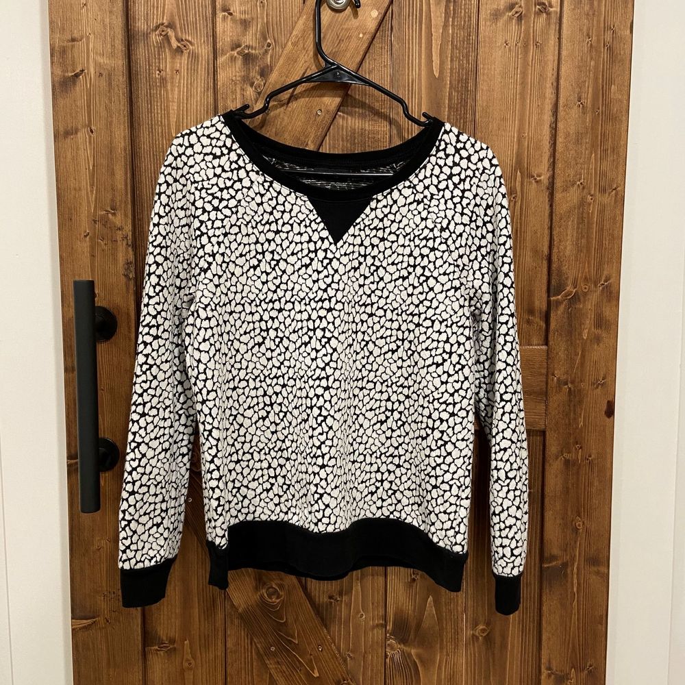 Apt 9 Black and White Animal Print Sweater Size S